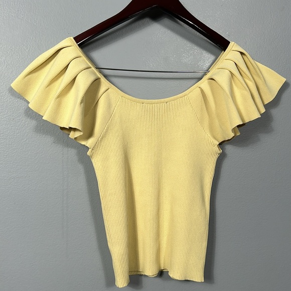 Broadway Ribbed Ruffle Shoulder yellow short sleeve sweater size small 38 - Picture 6 of 9
